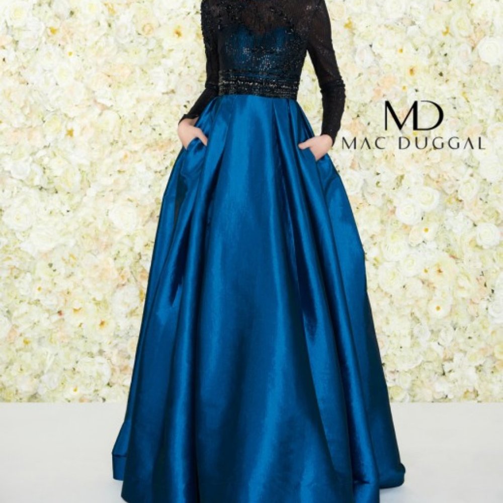 Mac Duggal Long Sleeve with Pockets Formal Gown in Teal.  NWT Size 8